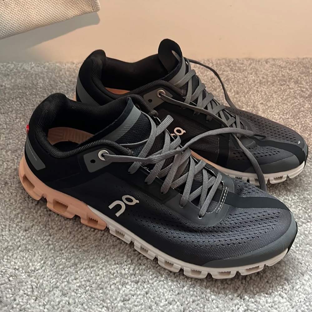Women’s On cloud running shoe!